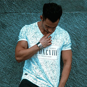 CAMISETA CON IMPRESION TEAL OSCURA